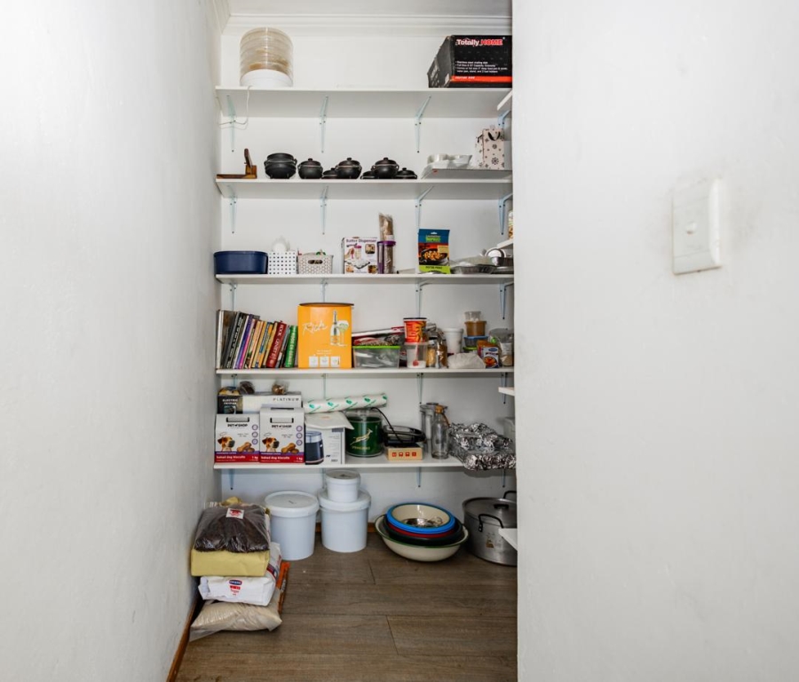 8 Bedroom Property for Sale in Joostenbergvlakte Western Cape